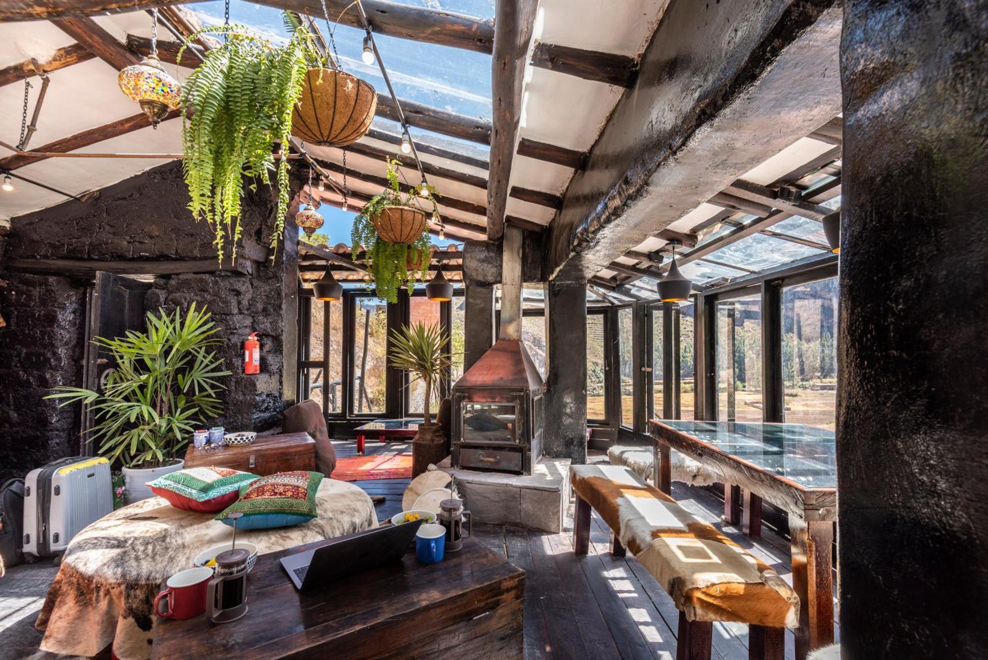 Wolf Totem Steam Punk Guesthouse Pisac Exterior foto